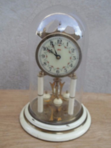 Pendule sous globe koma - globe,
